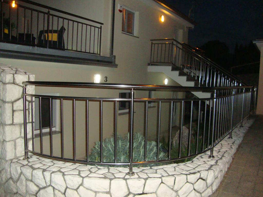 Apartments Ilona Novi Vinodolski Exteriör bild